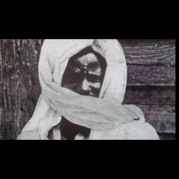 Meet your Posher, Pape - Picture 1 of 1